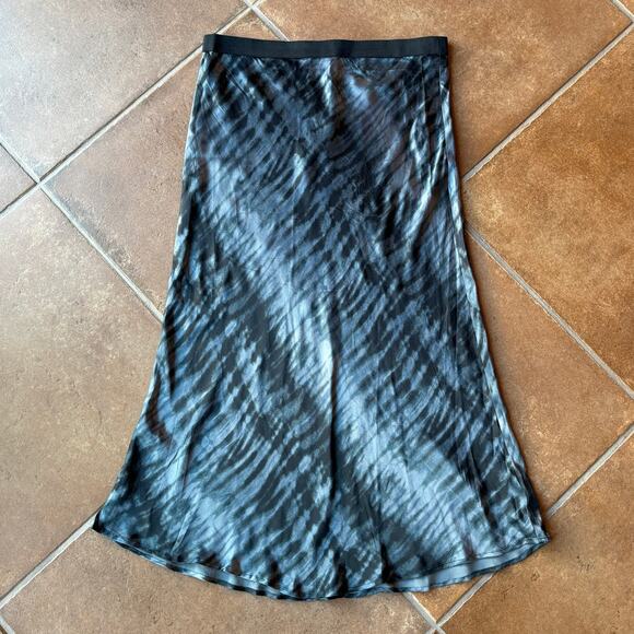 Rails Berlin Black Tide Colorway Stretch Satin Slip Style Midi Skirt size L - Picture 1 of 7
